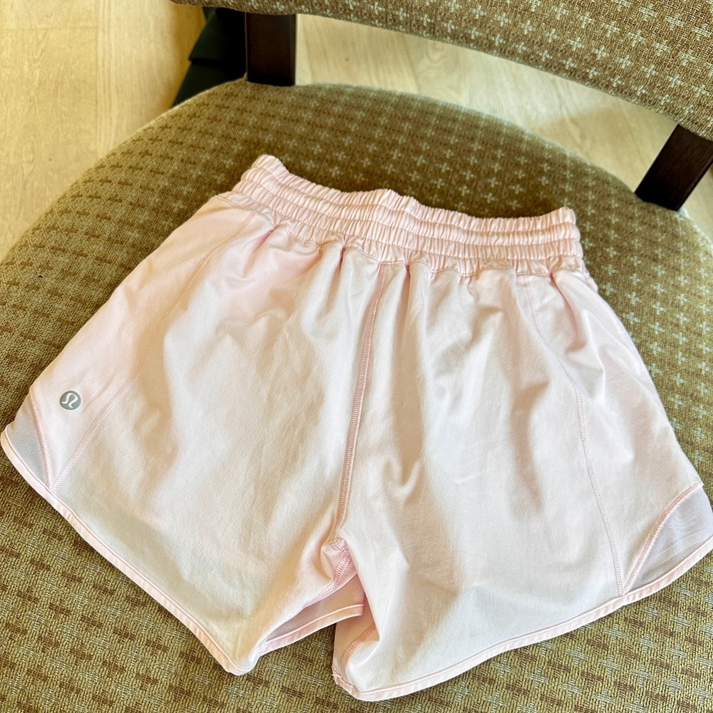 Lululemon Hotty Hot High-Rise Lined Short 4" Strawberry Milkshake size 2